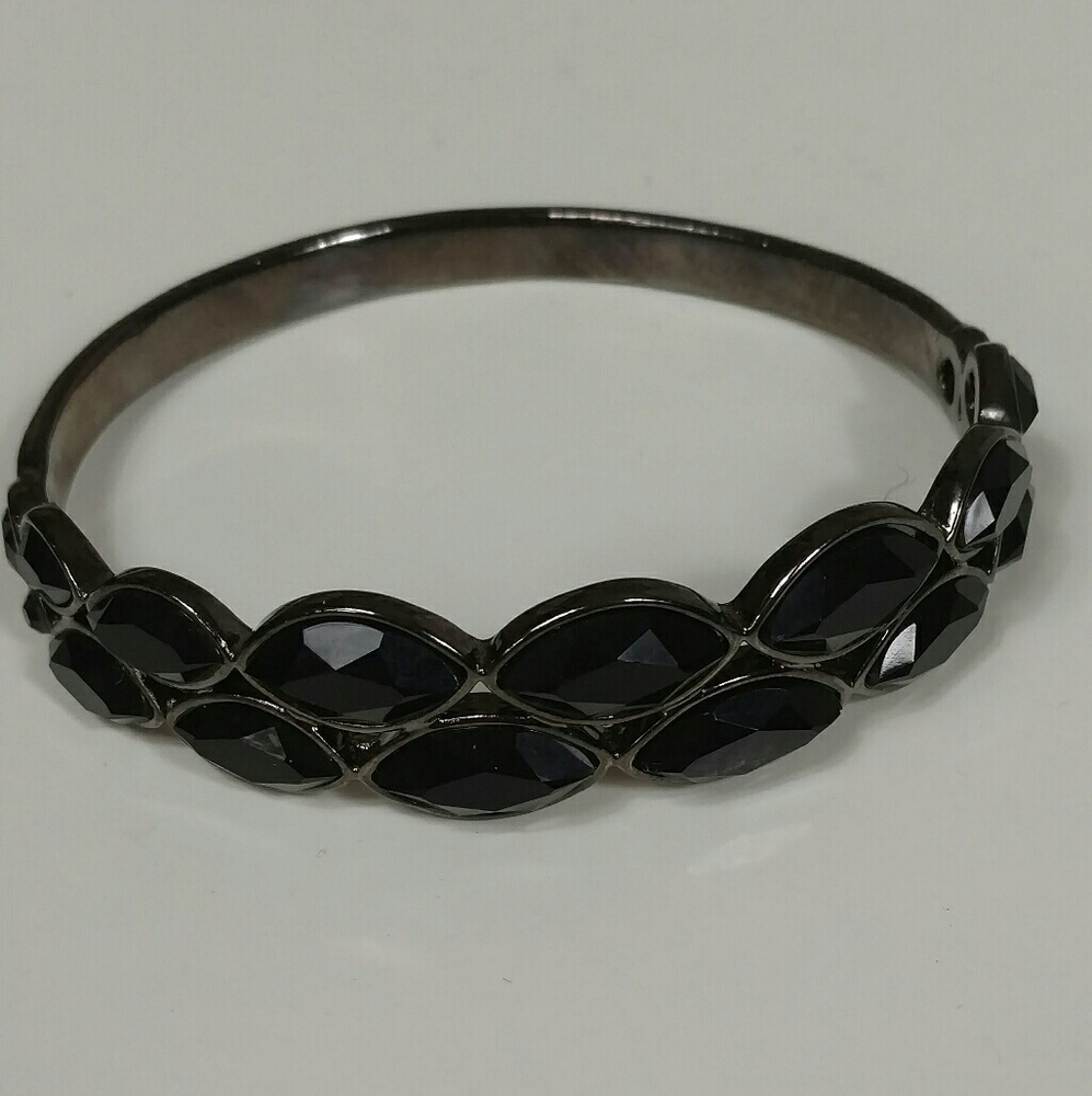 Black rhinestone bangle bracelet - Picture 6 of 6