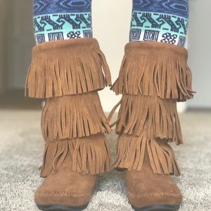 Minnetonka fringe boots
