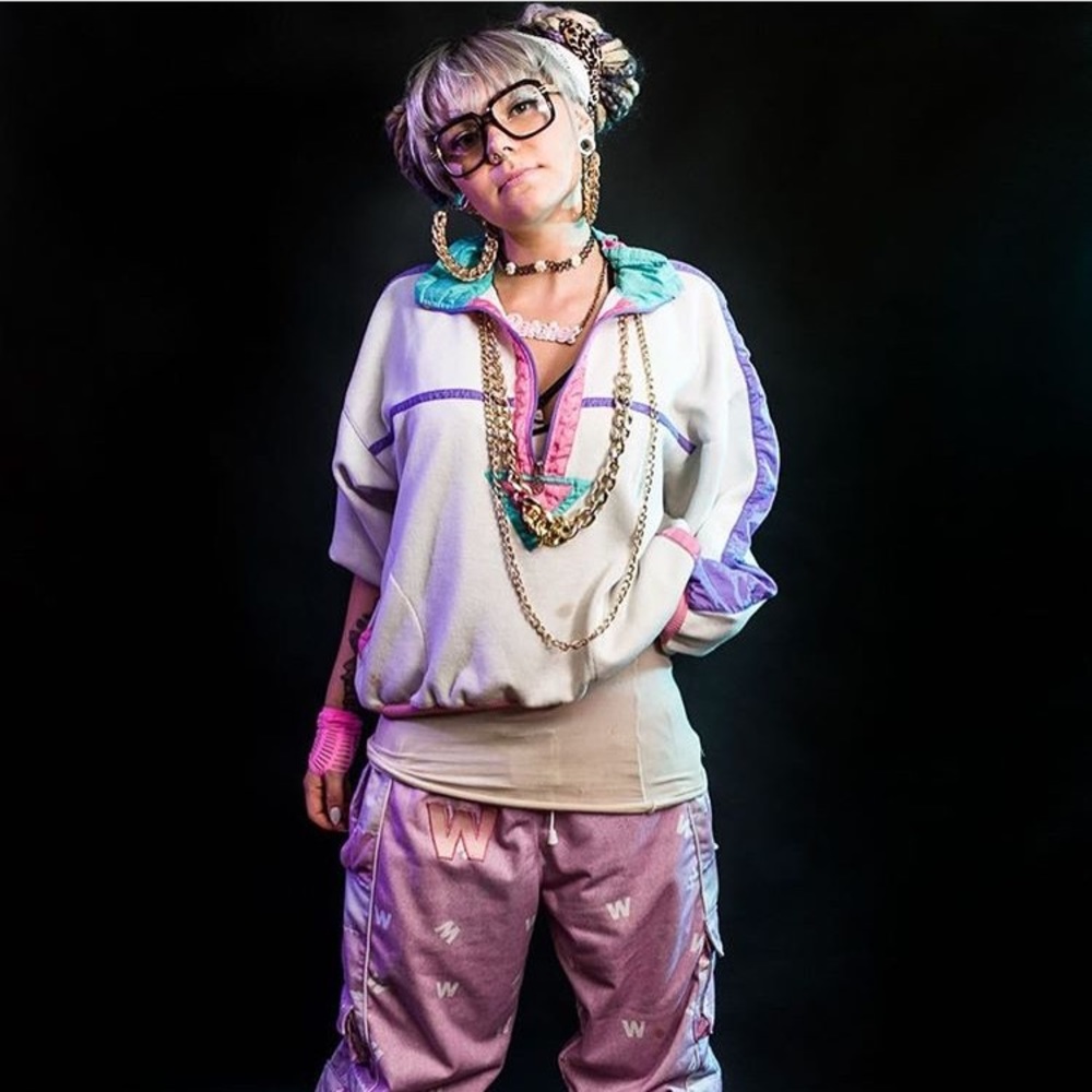 Meet your Posher, Talea