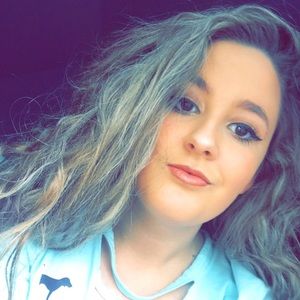 Meet your Posher, Izzy