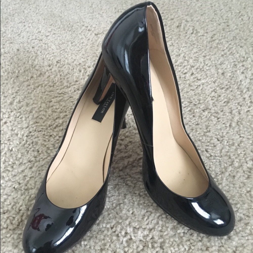 Ann Taylor Black Patent Leather Heels size 7