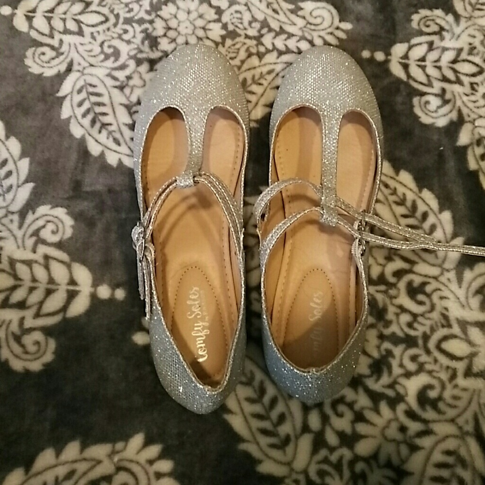 Silver tstrap flats