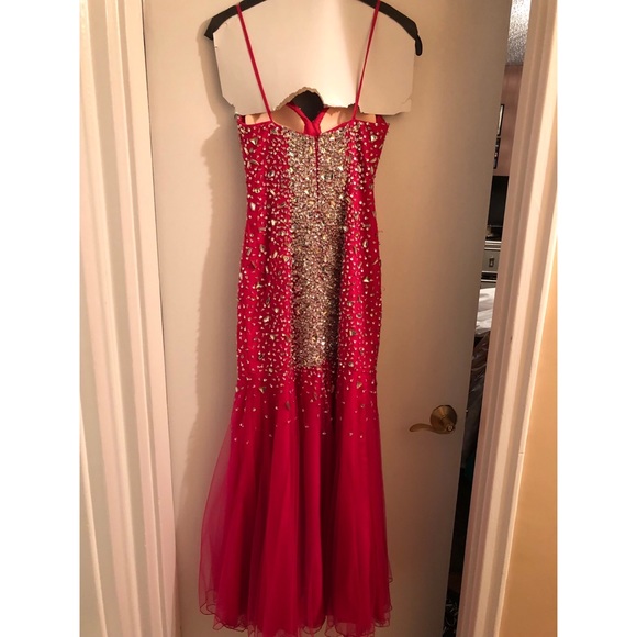 Mermaid Style Gown - Picture 2 of 4