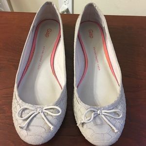 Gray leather snakeskin design ballet flats