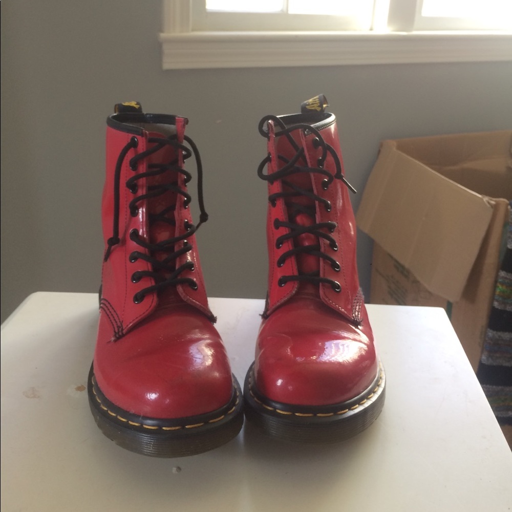 Doc Martens Airwair, Red