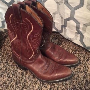 Justin Cowgirl Boots size 8