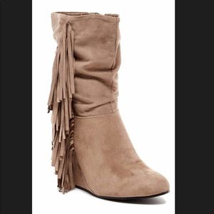 Fringe wedge boot/ taupe/ size 8