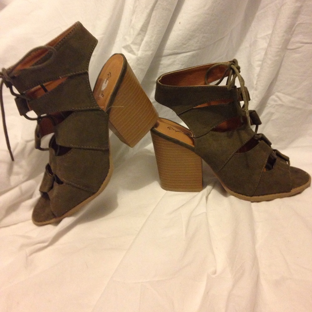 Quipid Olive Suede Lace Up Block Heels 8.5
