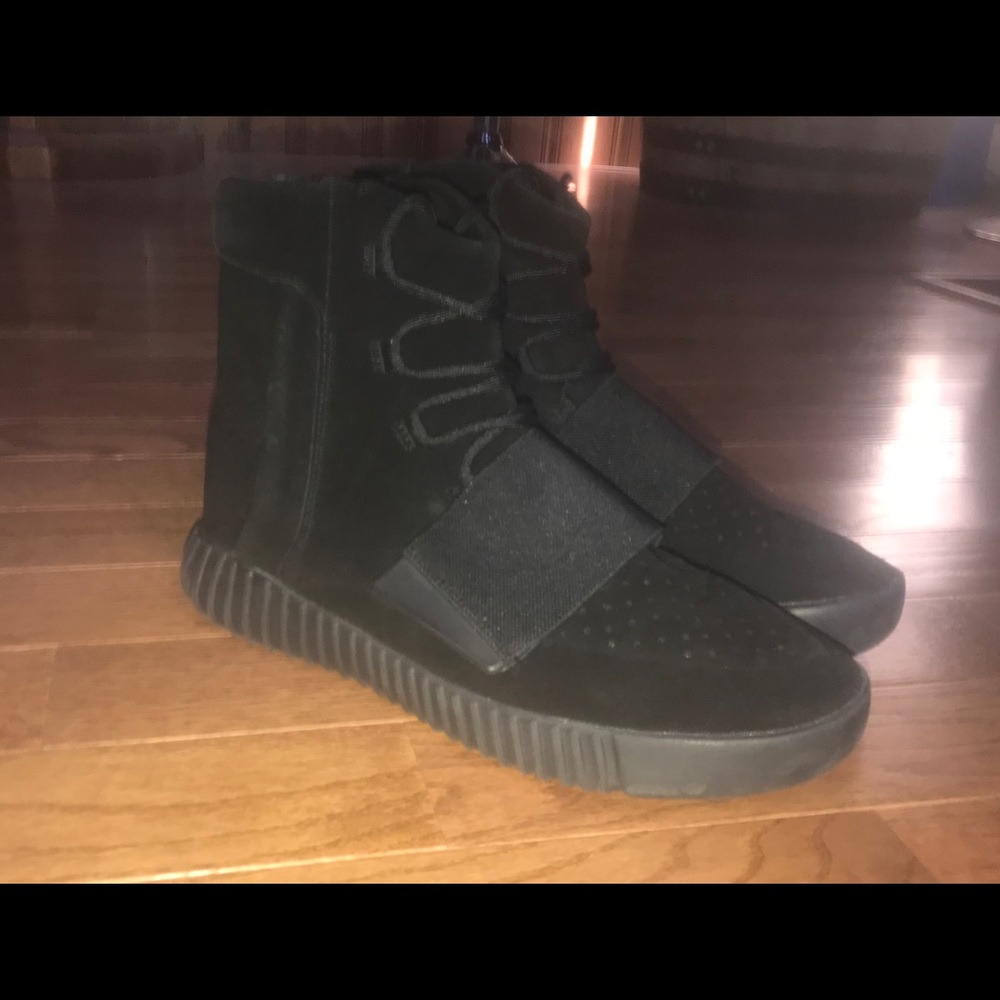 Yeezy 750 Triple Black RARE