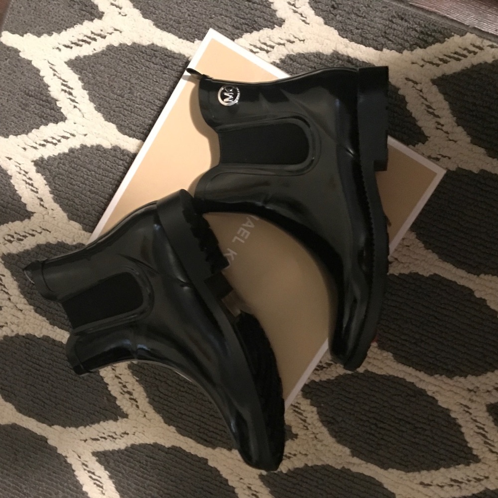 Michale Kors ankle black rain boots