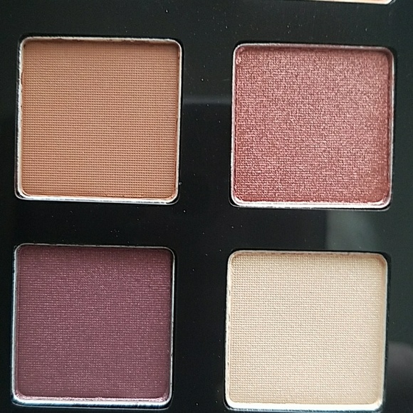 NYX 10 color Eye Shadow Palette - Picture 4 of 5