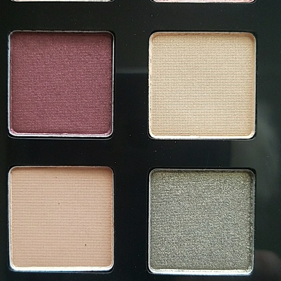 NYX 10 color Eye Shadow Palette - Picture 5 of 5