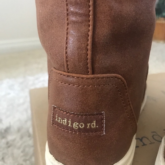 Shoes - Picture 2 of 3