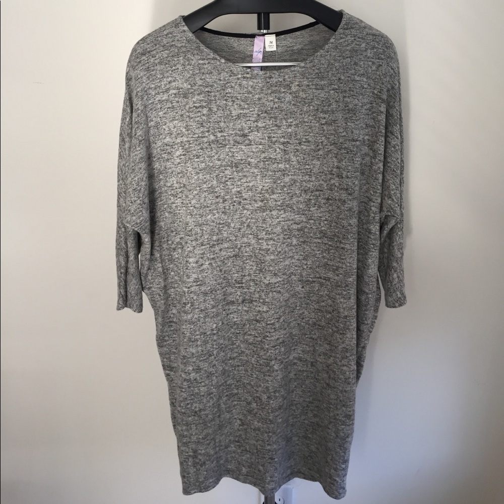 Francesca's Grey Sweater Dress in Medium