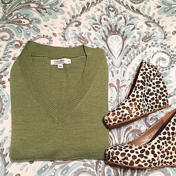 Calvin Klein Sweaters - Calvin Klein extra fine Italian merino sweater