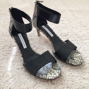 Diane VonFurstenberg ankle pumps