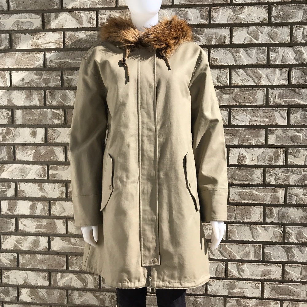 WOMEN'S LIZ CLAIBORNE COAT LARGE BRAND NEW