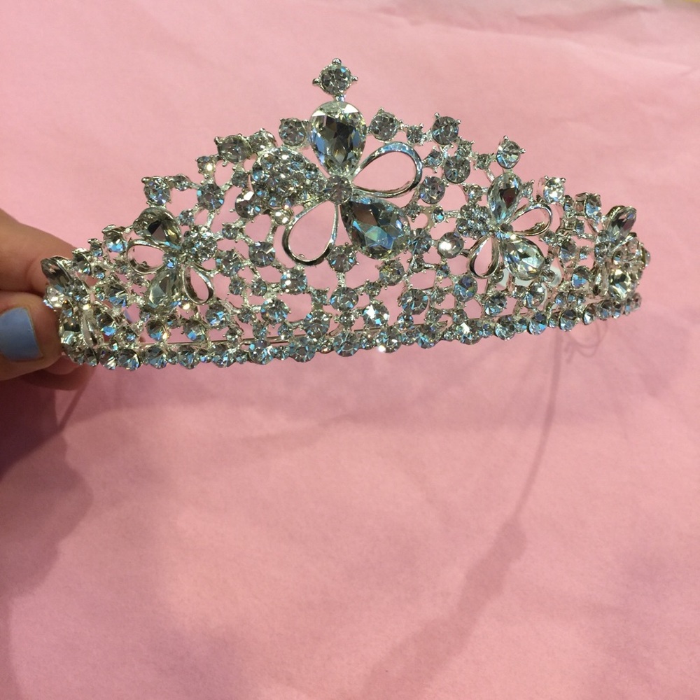Bridal headpiece tiara