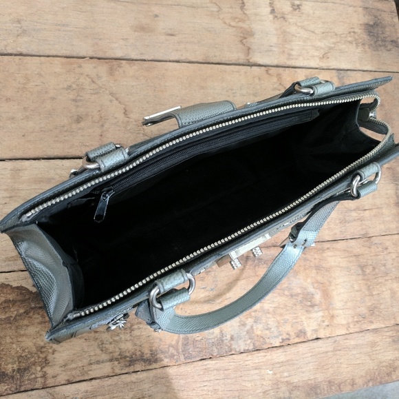 Silver metallic python embossed leather Guess purse - Picture 6 of 7