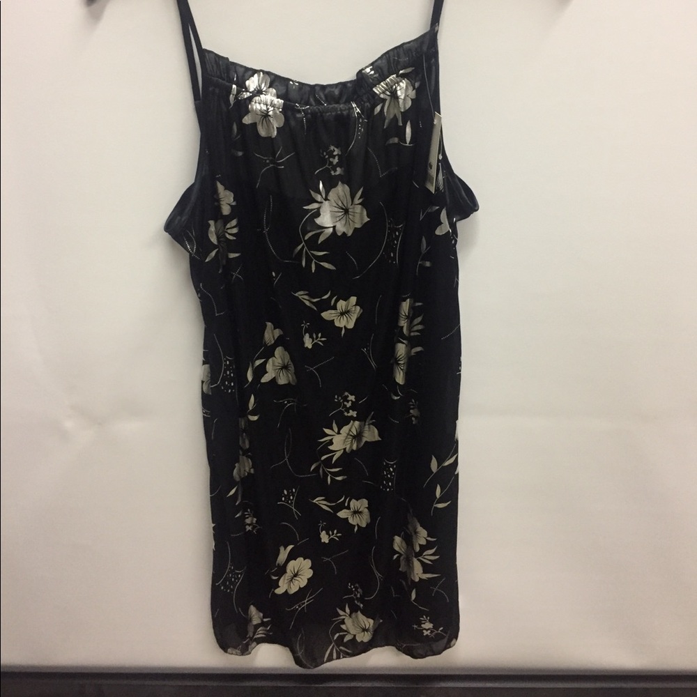 NWT Black/Sliver  Happie (L) Floral Print Sleeper.