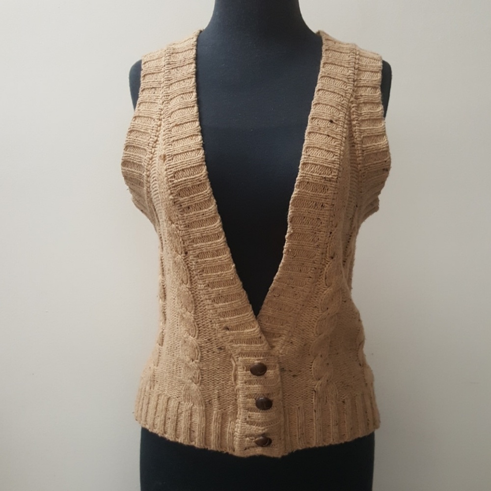 Sweater vest