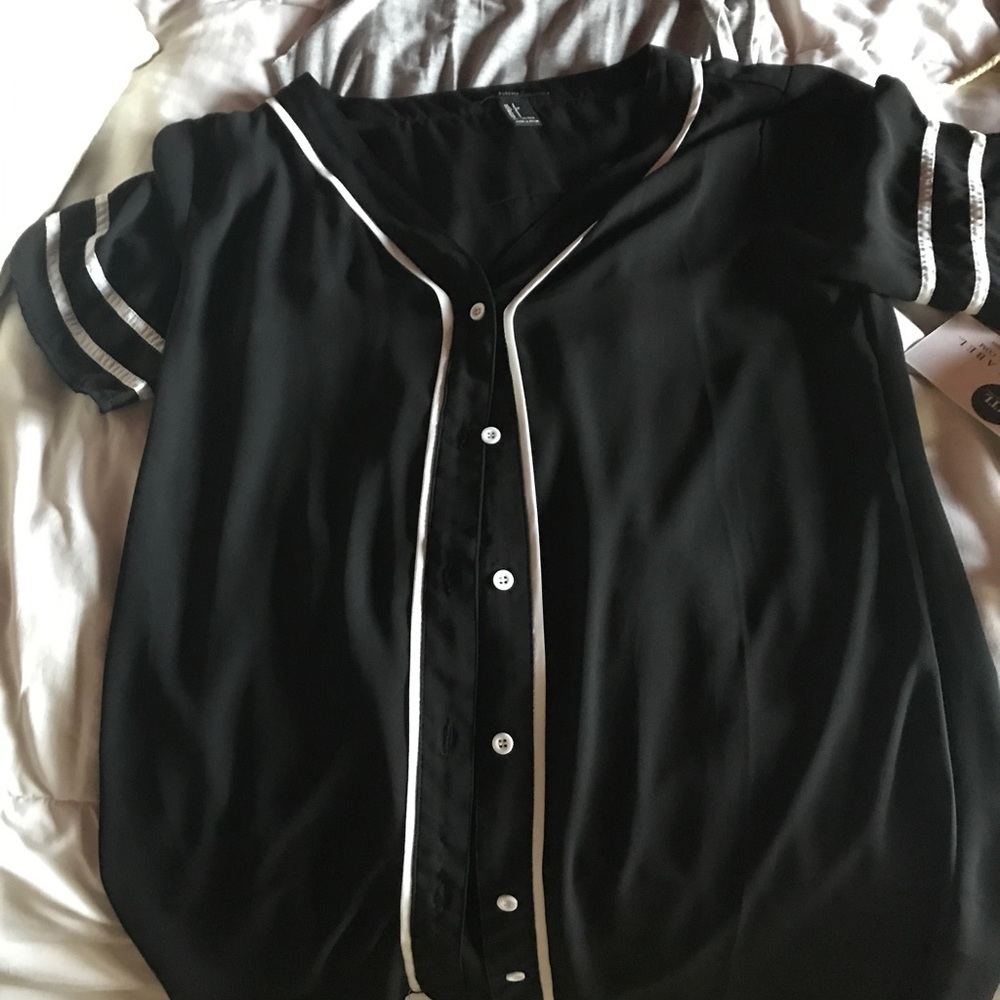 Plain black jersey