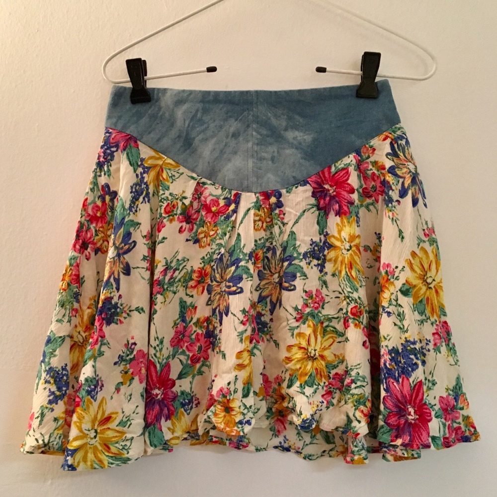 LF Stores High-Waisted A-Line Floral Skirt