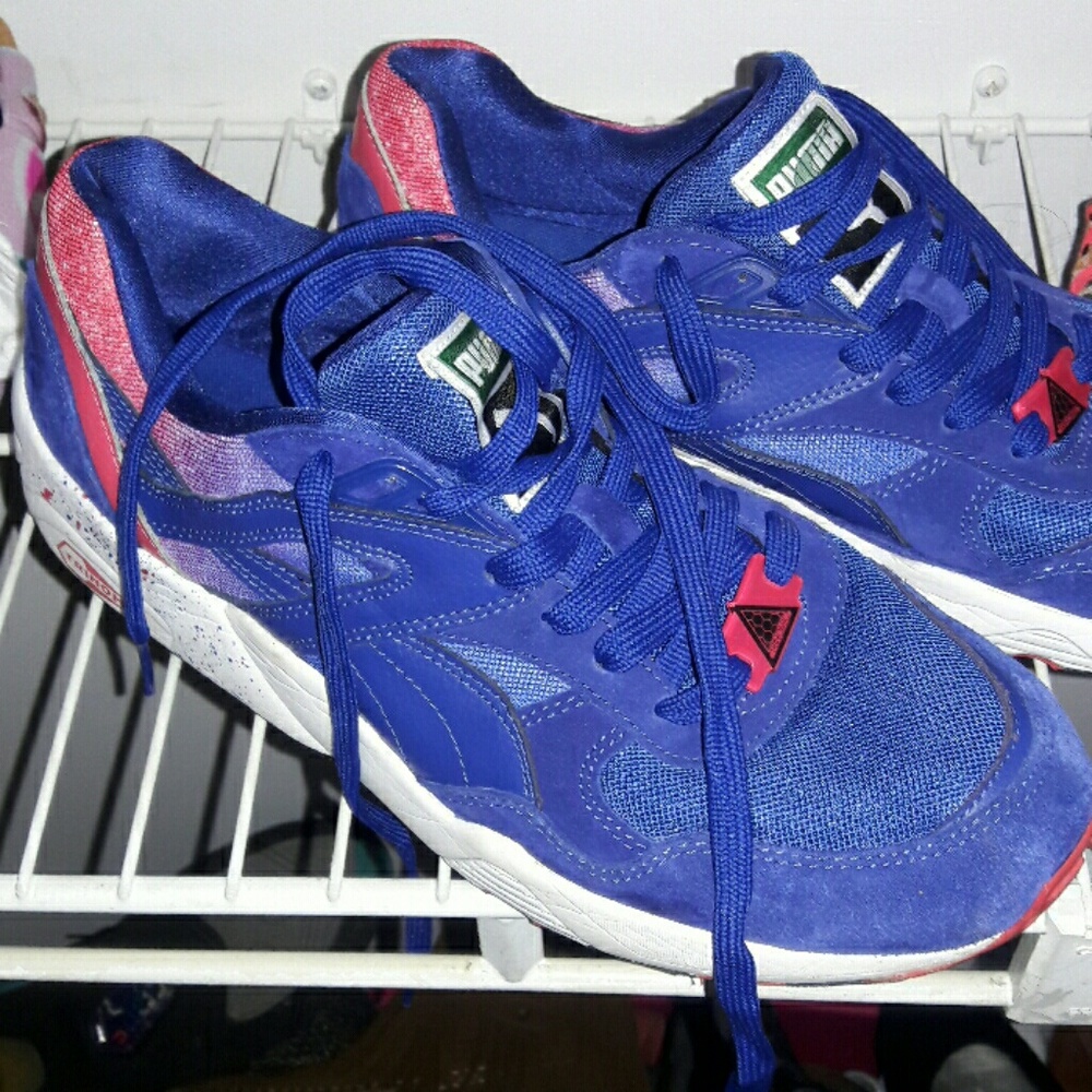 Pink and purple Puma's