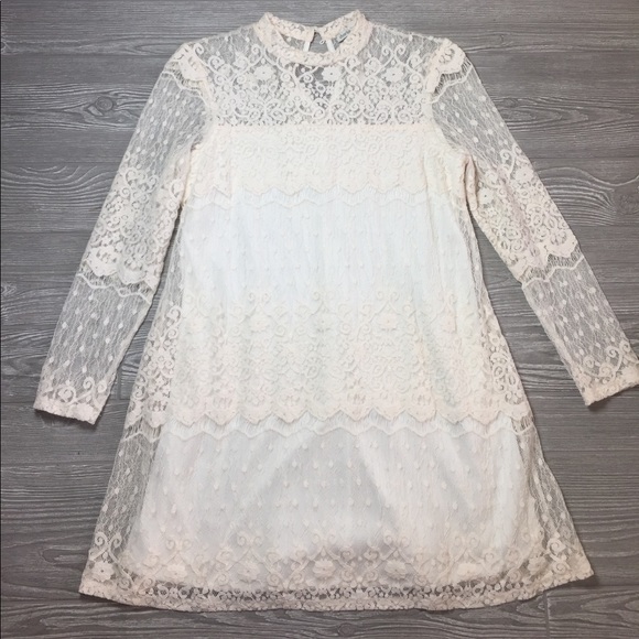 Charlotte Russe Dresses & Skirts - Charlotte Russe White Lace Midi Dress. Size M.