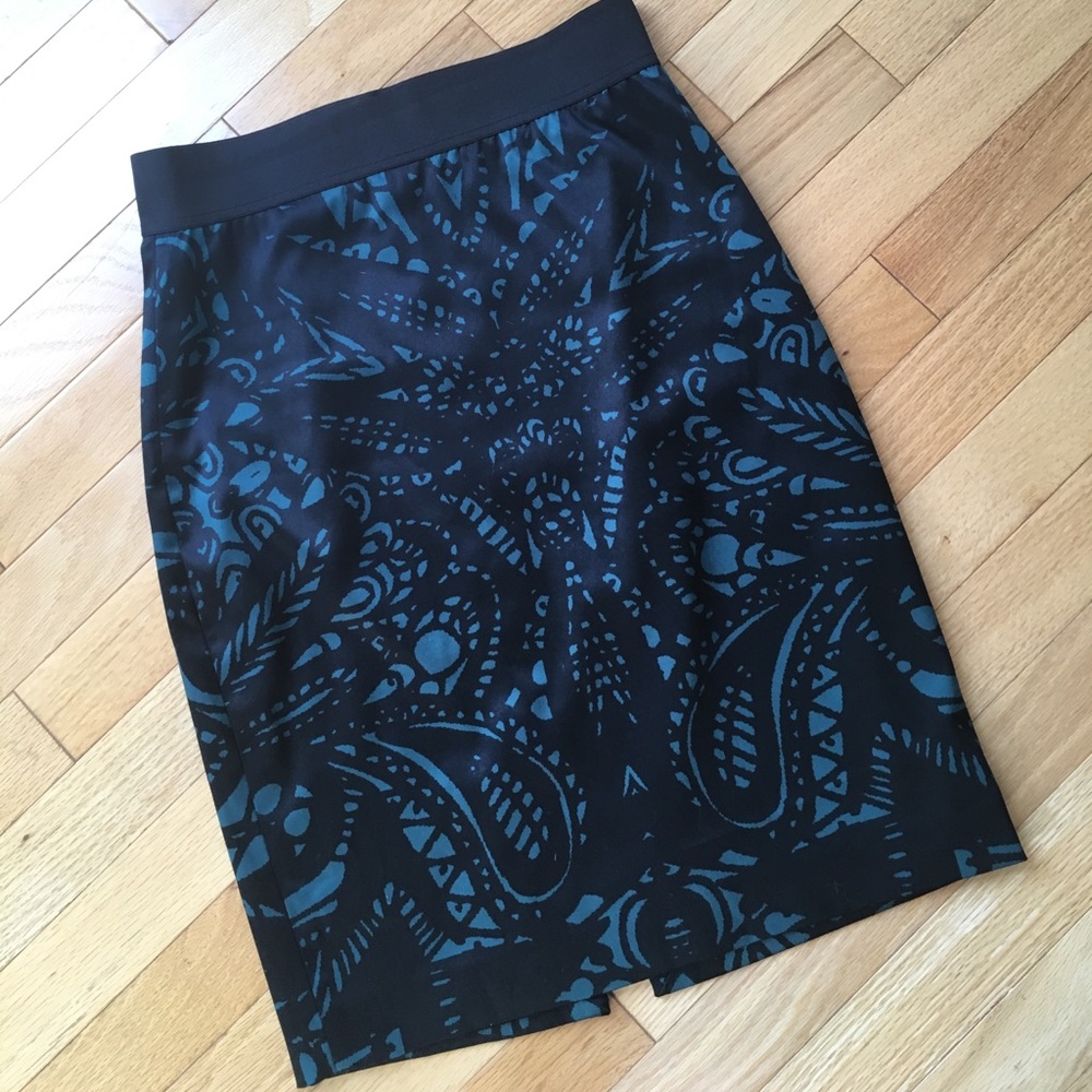 EXPRESS Black & Green Paisley Pencil Skirt Size 0