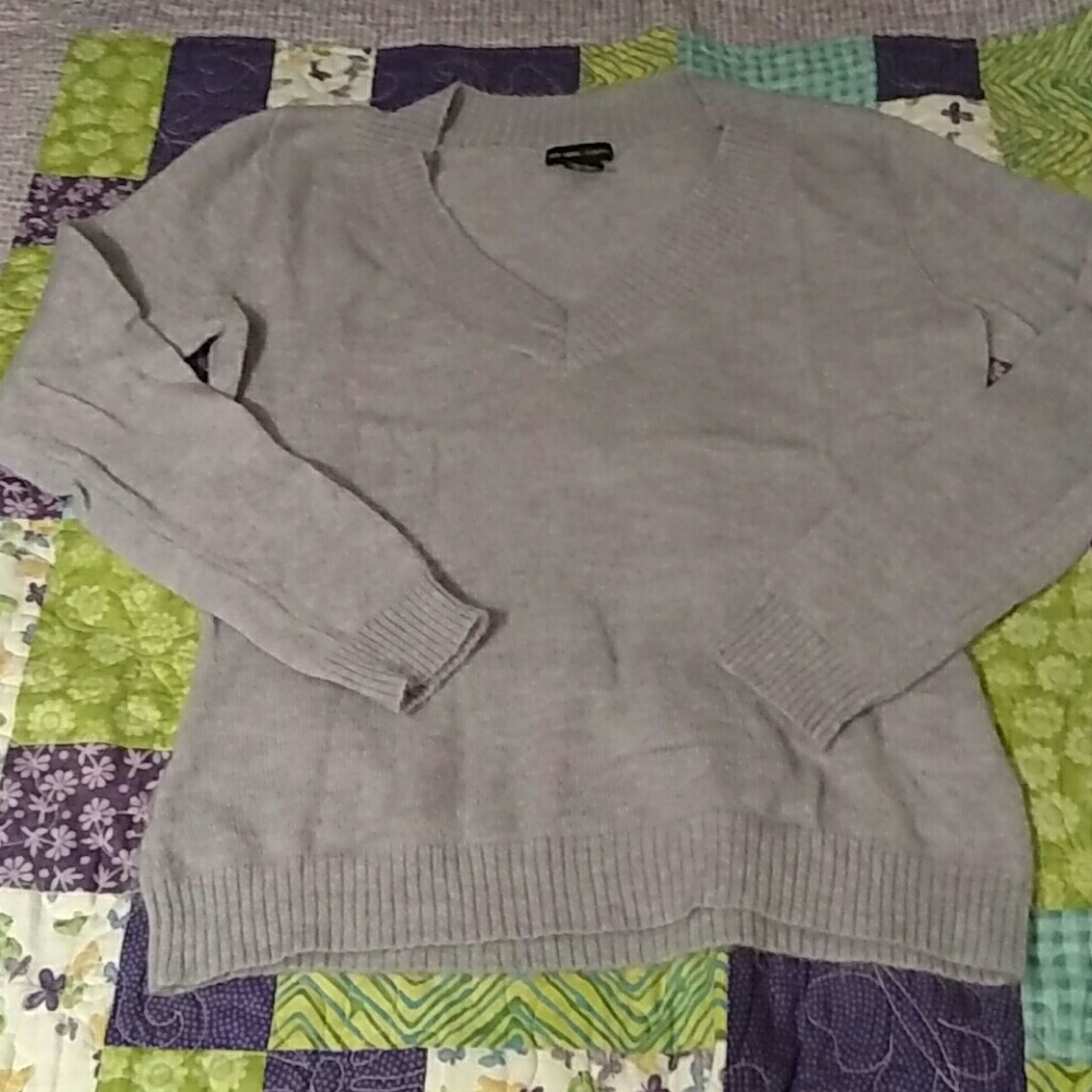 Thin sweater