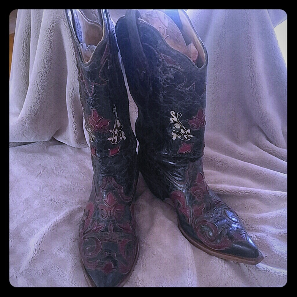Corral boots