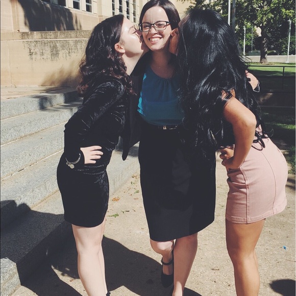 Meet your Posher, Kayla - Picture 1 of 1