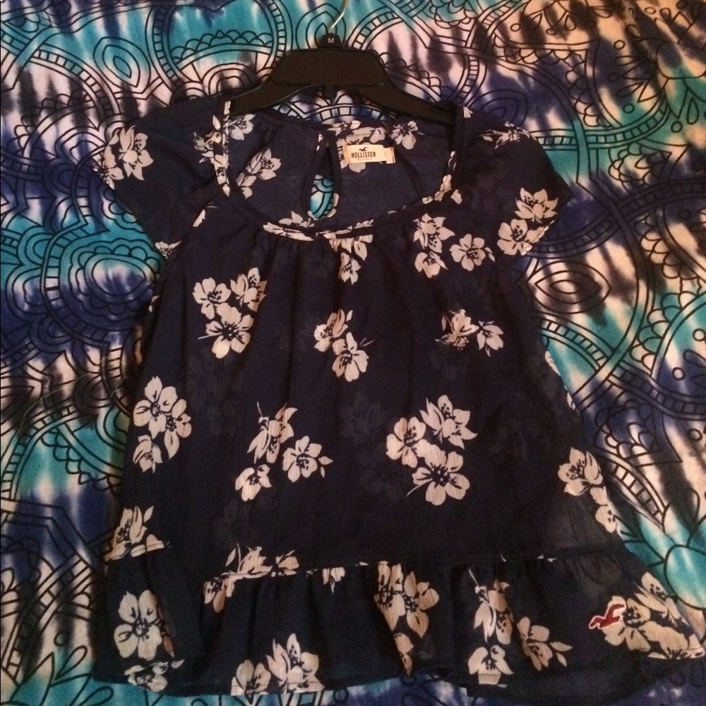 Hollister top