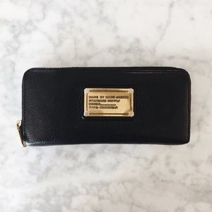 MBMJ Classic Slim Q Zip Wallet