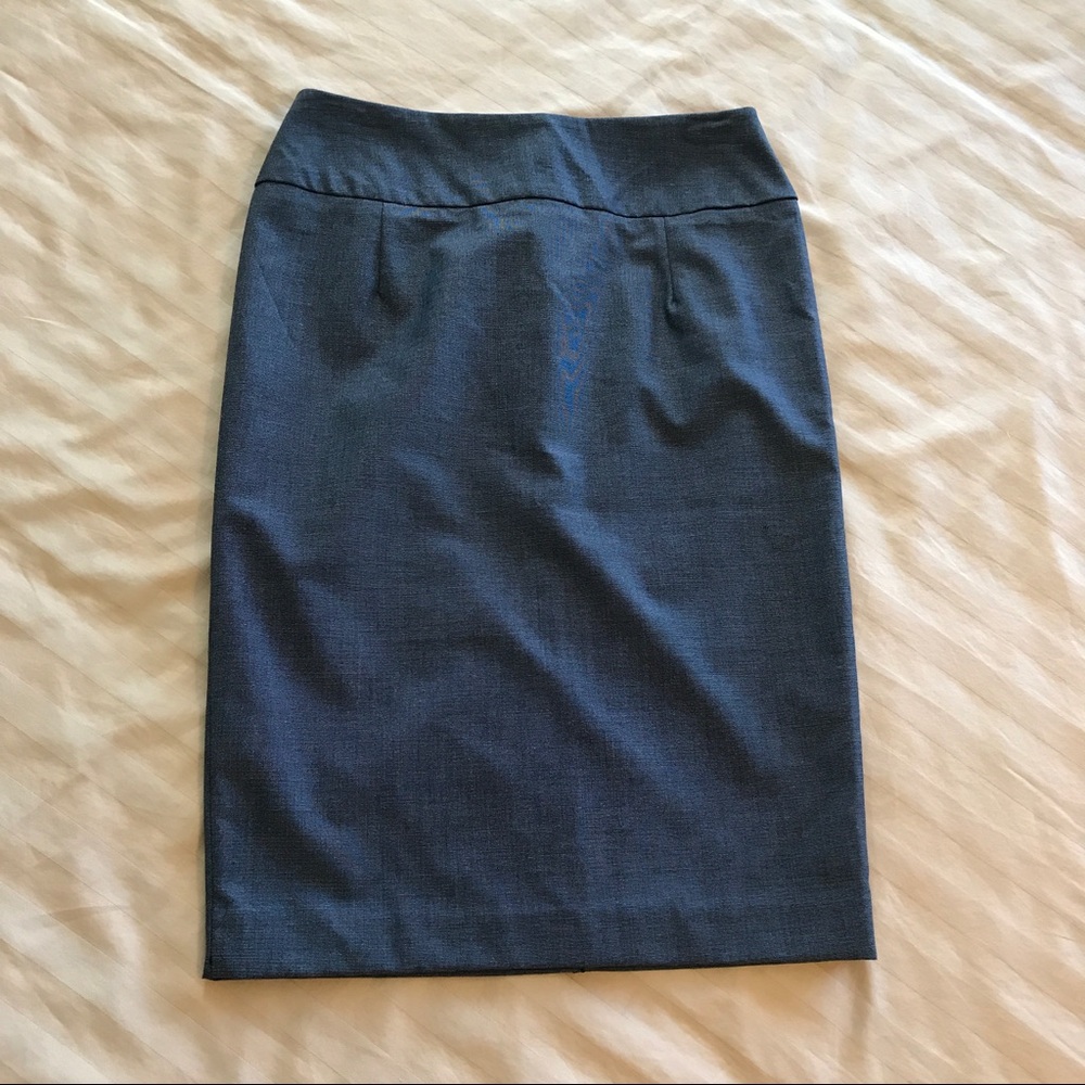 ✨Last Chance✨going to consignment✨Pencil Skirt!