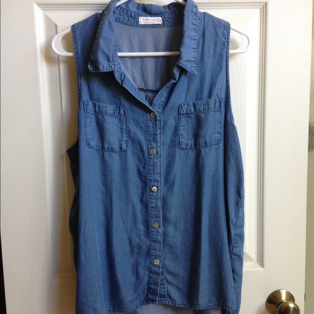 Sleeveless chambray button-down shirt XL