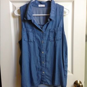 Sleeveless chambray button-down shirt XL