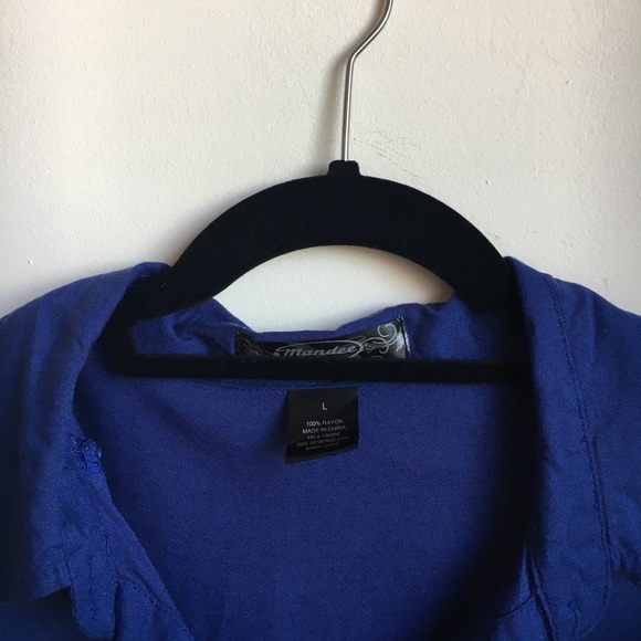Tie-front crop button down - Picture 3 of 4