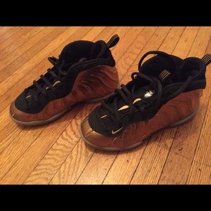 Boys Nike Air Bronze Foam Posits size 1.