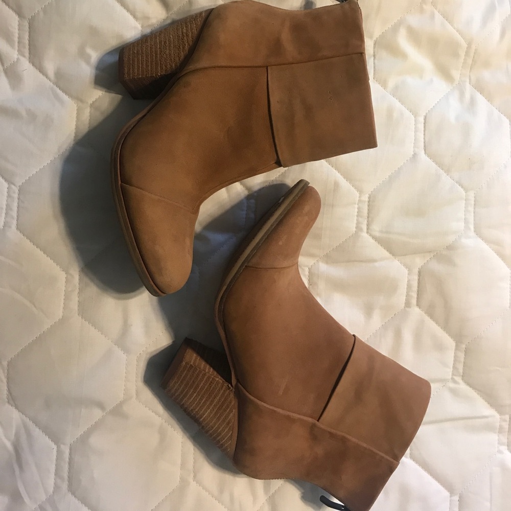 Vince camuto booties