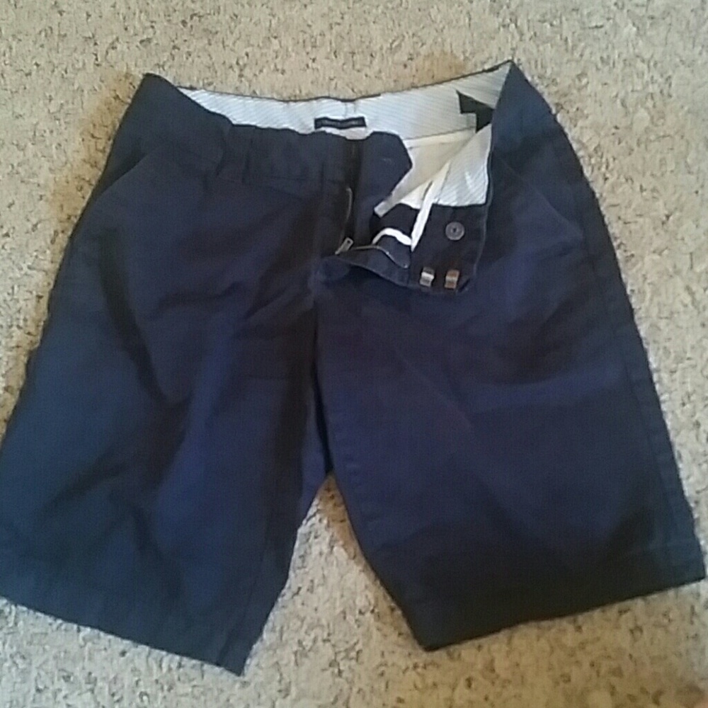 TH Navy Bermuda shorts