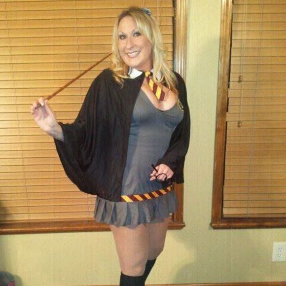 Meet your Posher, Kimmy - Picture 3 of 4