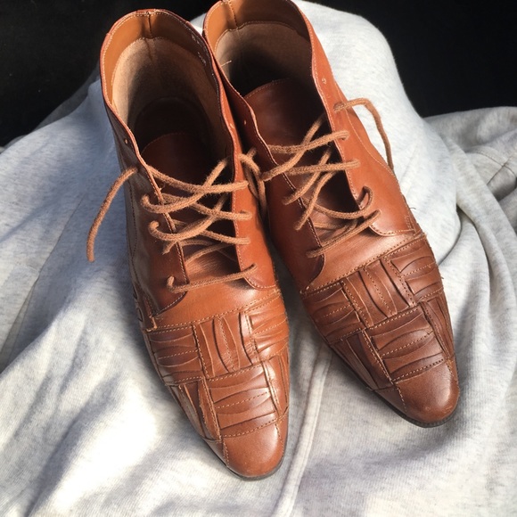Nicole Shoes - Nicole RARE VINTAGE man made leather booties