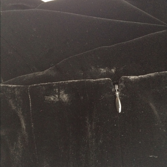 Ann Taylor Loft velvet black skirt EUC  Size 4 long black skirt - Picture 5 of 6