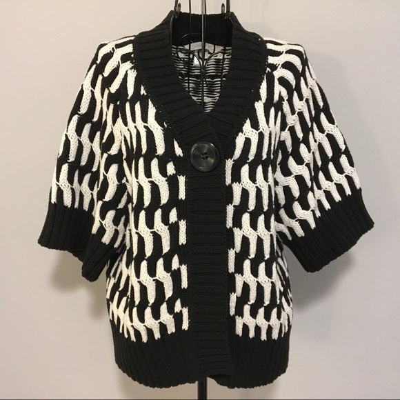 Jillian Nicole Bold Black and White Cardigan - Picture 1 of 4