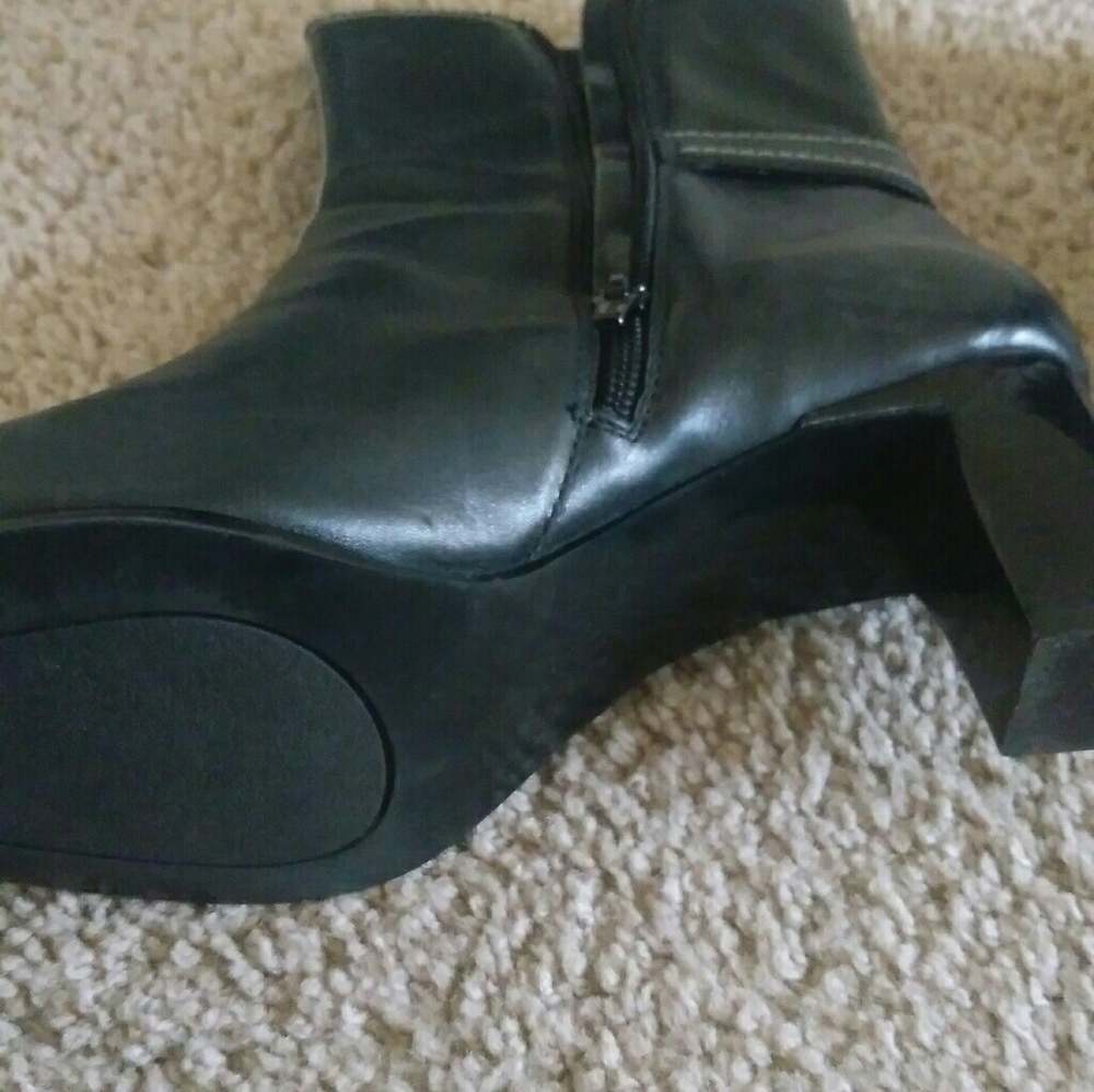 Anne Klein  boots