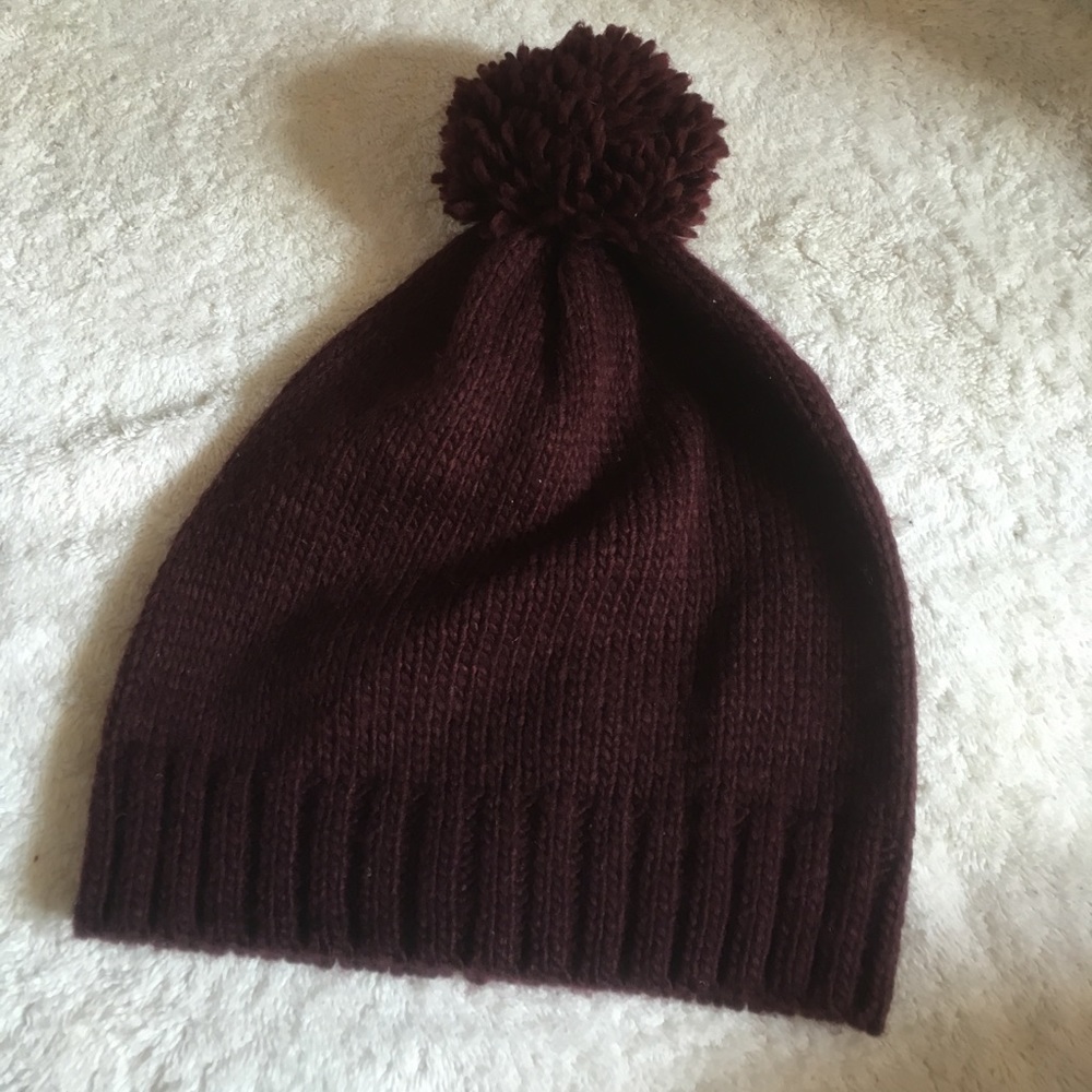 Maroon beanie with Pom Pom