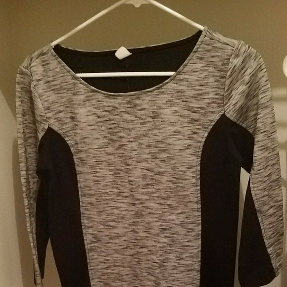 Old navy size small black white fitted longsleeve - Picture 2 of 4