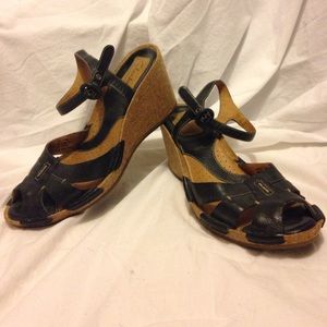 Clarks Artisan Black Size 8 Cork Wedges